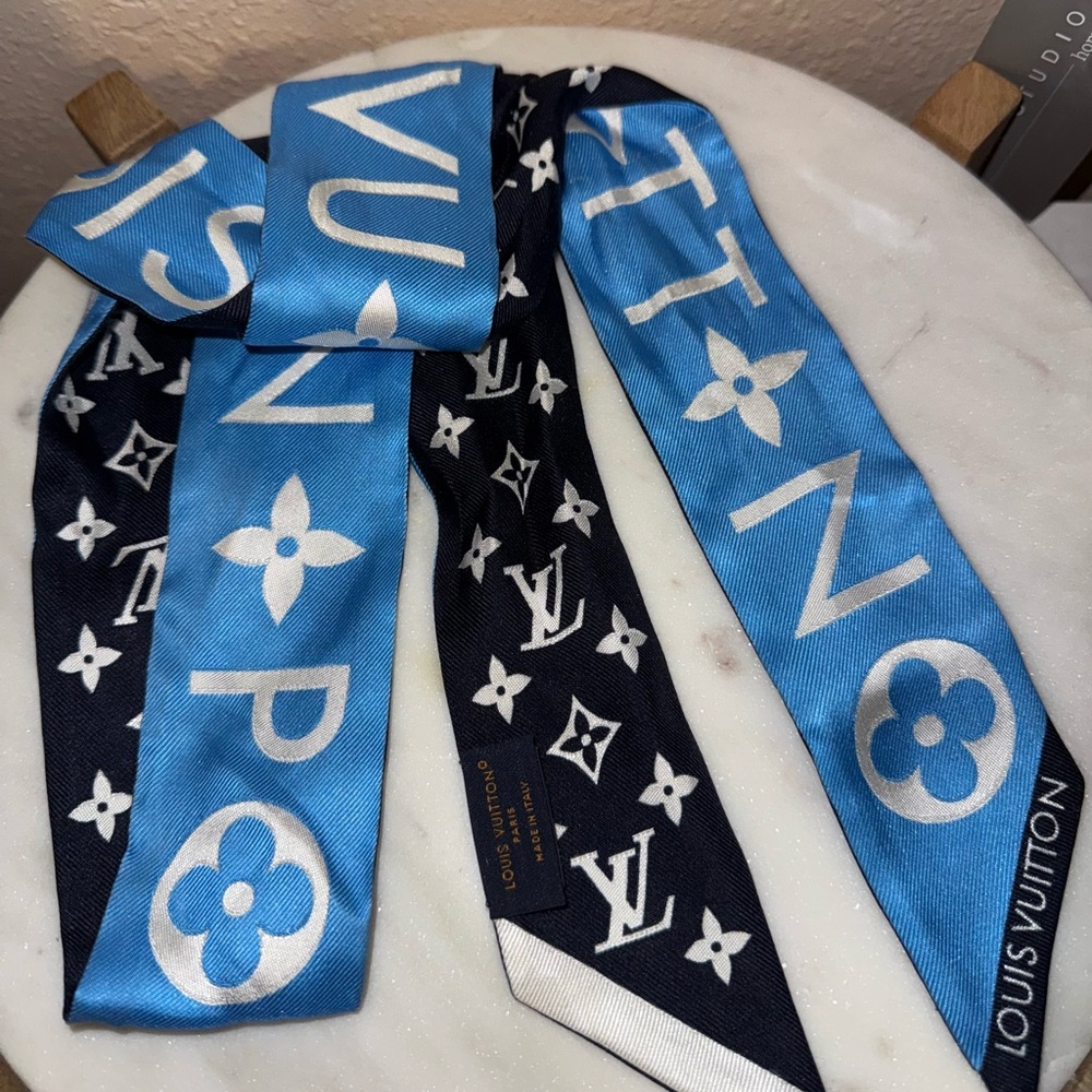 Louis Vuitton Monogram Infinity BB Bandeau Scarf